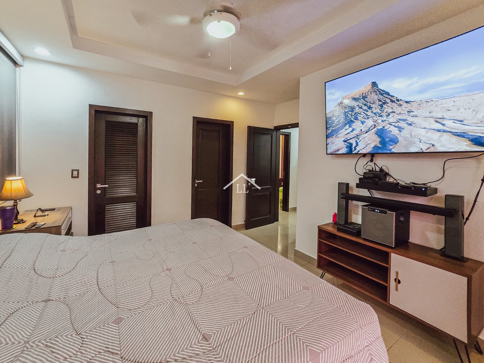 Venta de Hermosa Casa de Dos Pisos en Condominio Palmira de Santo Domingo