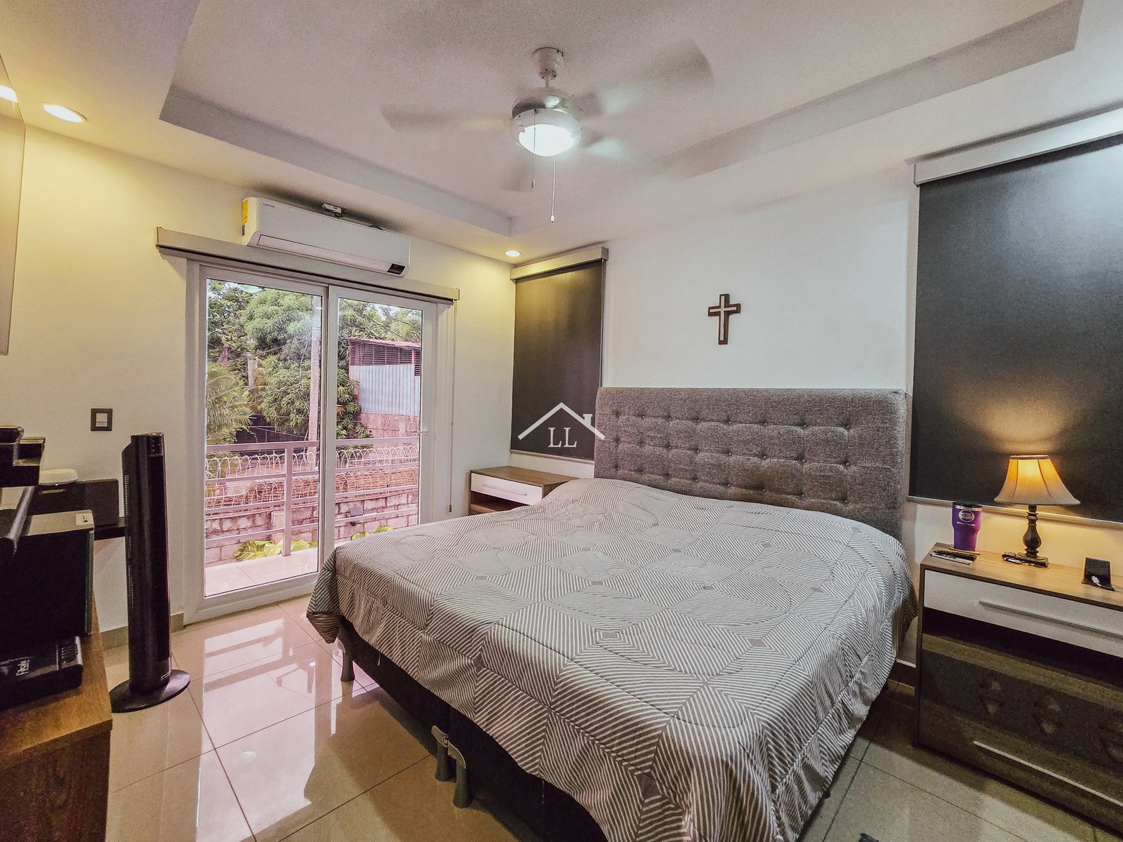 Venta de Hermosa Casa de Dos Pisos en Condominio Palmira de Santo Domingo