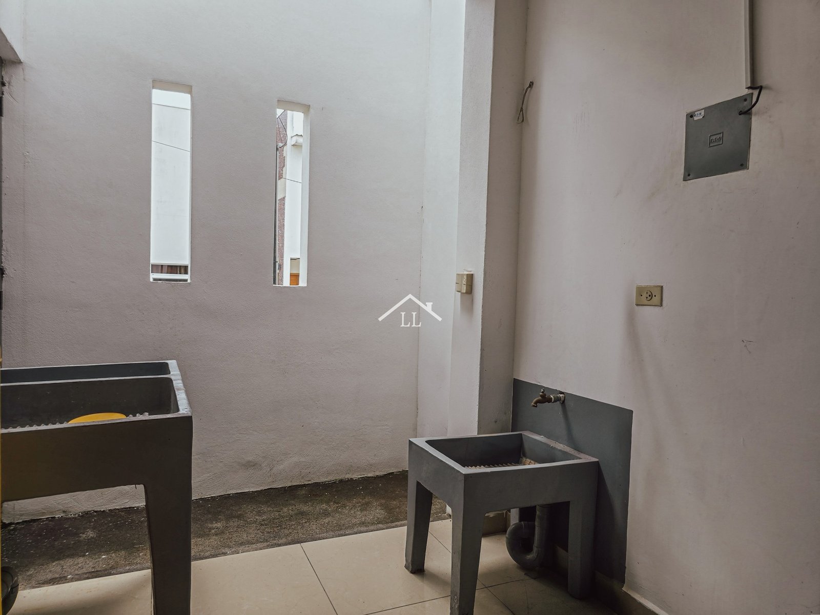 Venta de Hermosa Casa de Dos Pisos en Condominio Palmira de Santo Domingo