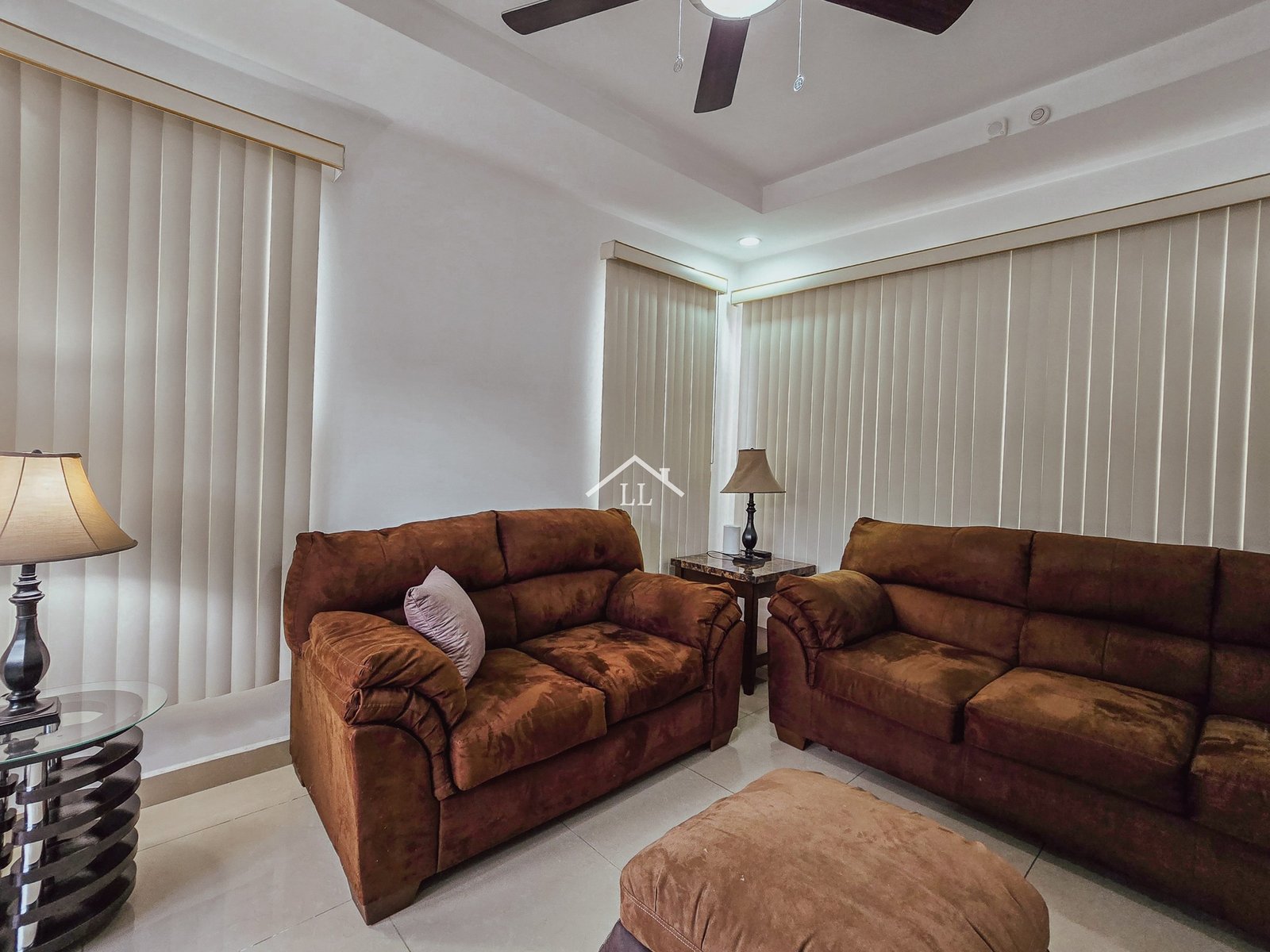 Venta de Hermosa Casa de Dos Pisos en Condominio Palmira de Santo Domingo